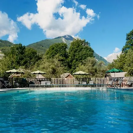 Camping Huttopia 3*
